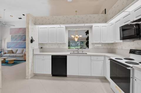 7700 Coral Lake Drive, Delray Beach FL - photo 16 of 63