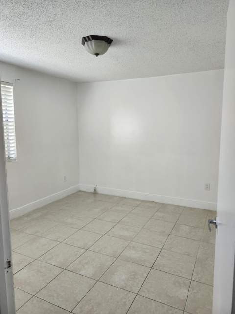 1283 SW 46th Avenue, Pompano Beach FL - photo 14 of 20