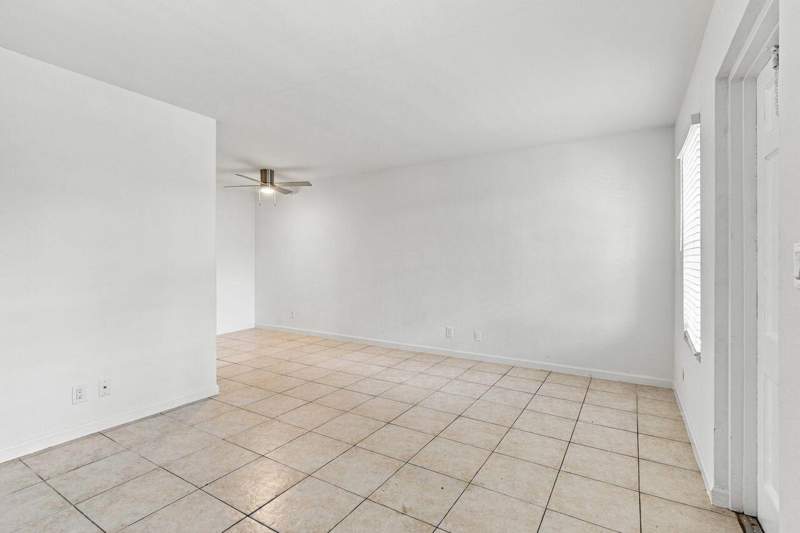 1 bedroom Condominium at 4529 NE 21st Avenue ##3, Coral Ridge Landings II Condo, Fort Lauderdale — photo 4