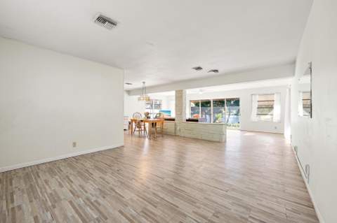 216 Tam O Shanter Drive, Palm Springs FL - photo 9 of 31
