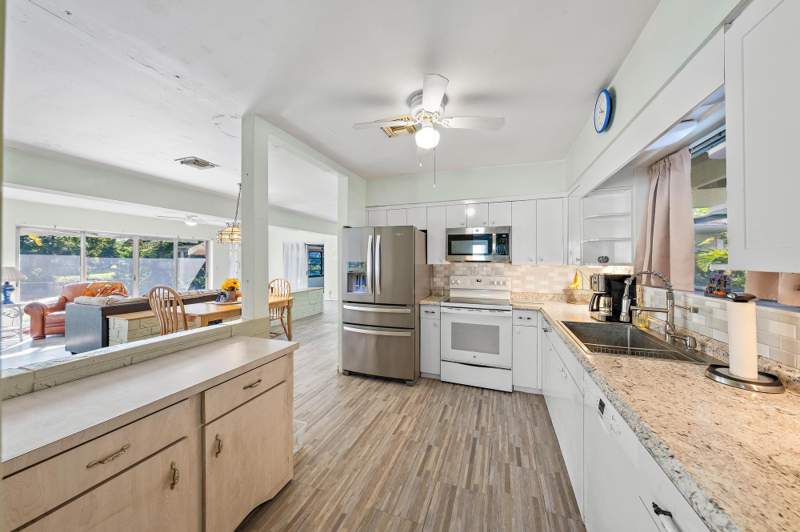 3 bedroom Single Family Residence at 216 Tam O Shanter Drive, Palm Springs Village 5, Palm Springs — photo 4