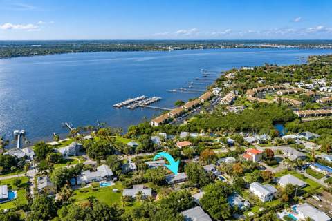 1944 NE Lake Place, Jensen Beach FL - photo 12 of 29
