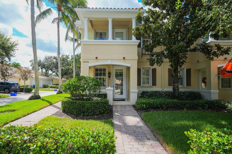 3 bedroom Townhouse at 3846 Greenway Drive, Tuscany At Abacoa, Jupiter — photo 2