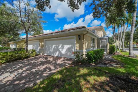 3846 Greenway Drive, Jupiter FL - photo 7 of 57