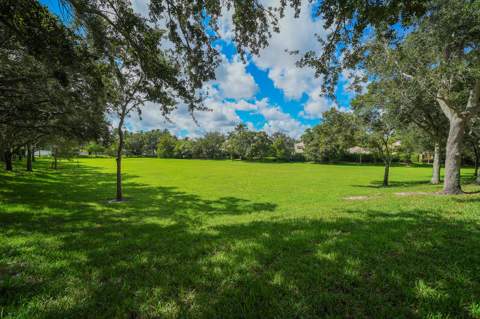 3846 Greenway Drive, Jupiter FL - photo 8 of 57