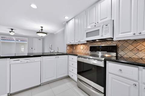 3846 Greenway Drive, Jupiter FL - photo 23 of 57
