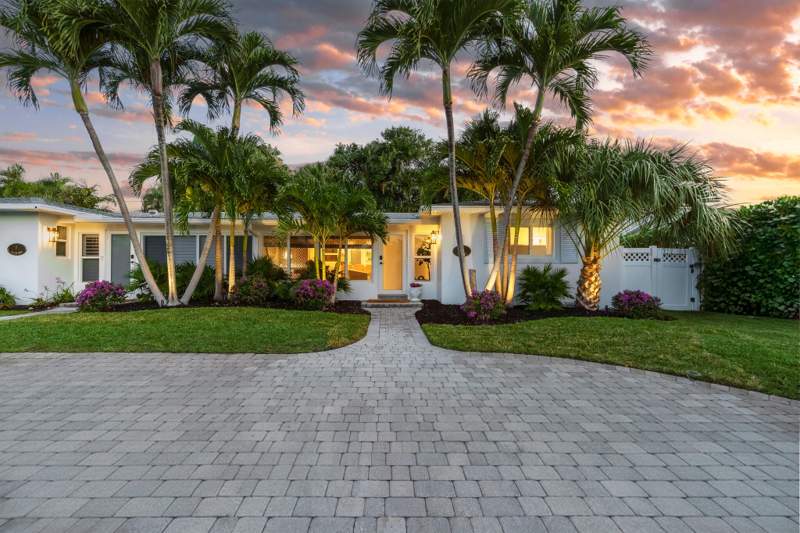 4 bedroom Single Family Residence at 7 Fayette Drive, Tropical Park, Ocean Ridge — photo 2