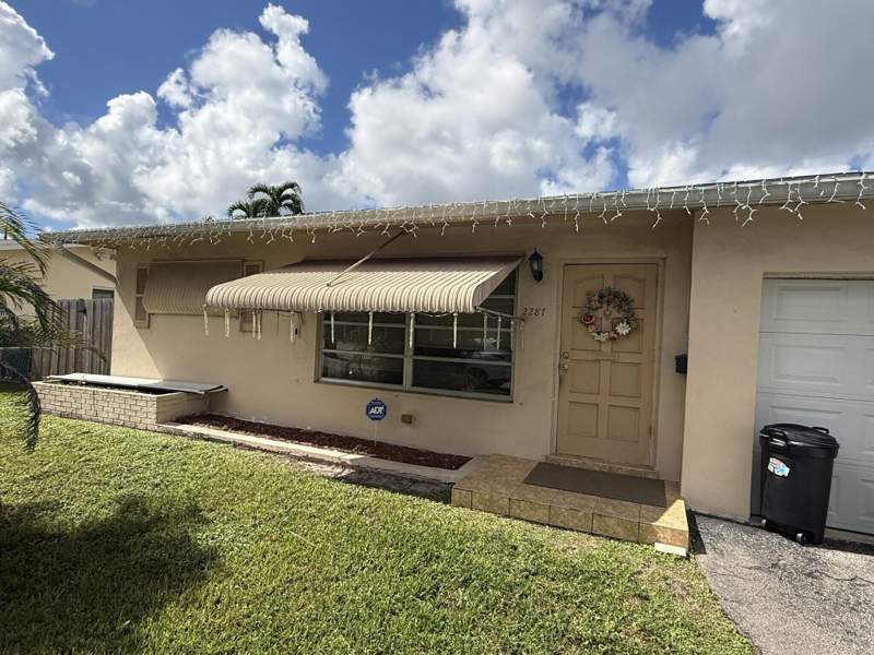 2 bedroom Single Family Residence at 2287 NW 81st Avenue, Sunrise Golf Village Third Add, Sunrise — photo 2