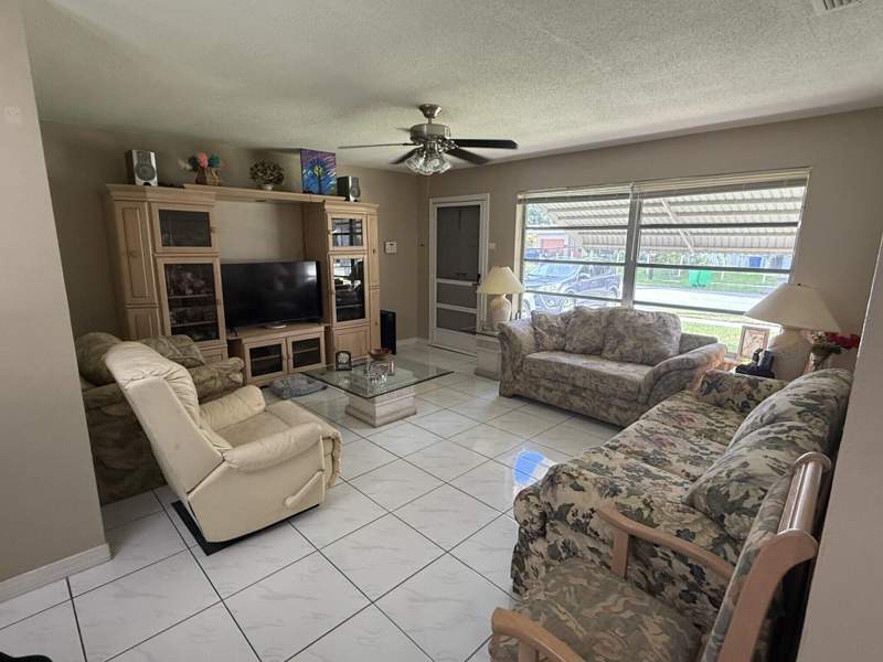 2 bedroom Single Family Residence at 2287 NW 81st Avenue, Sunrise Golf Village Third Add, Sunrise — photo 4