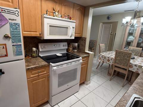 2287 NW 81st Avenue, Sunrise FL - photo 8 of 34
