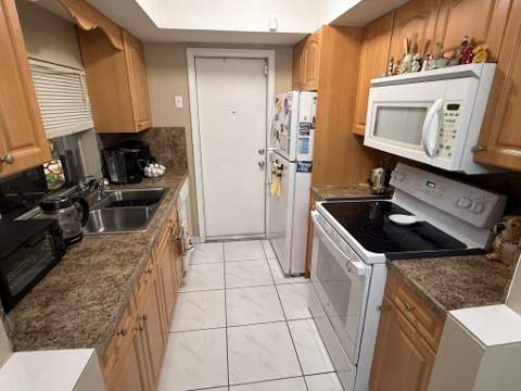 2287 NW 81st Avenue, Sunrise FL - photo 9 of 34