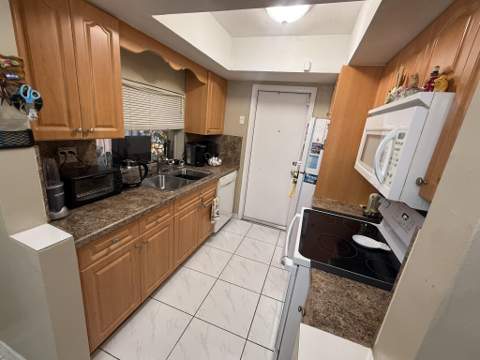 2287 NW 81st Avenue, Sunrise FL - photo 10 of 34