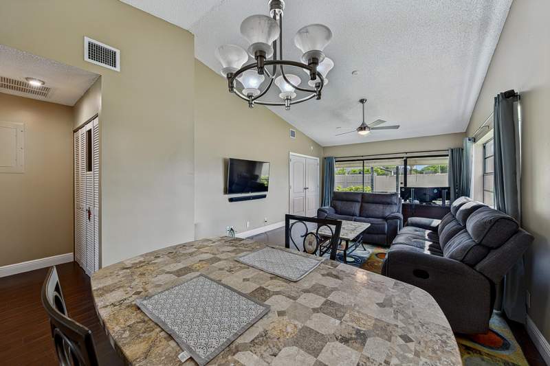 2 bedroom Villa at 803 Banks Road, Woodlake Isles, Margate — photo 5