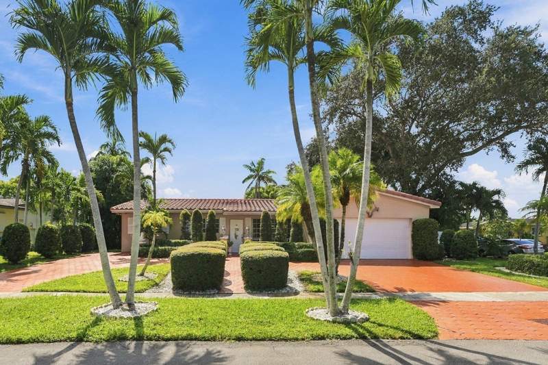 5 bedroom Single Family Residence at 8670 NW 19th Street, Pasadena Lakes West, Pembroke Pines — photo 3