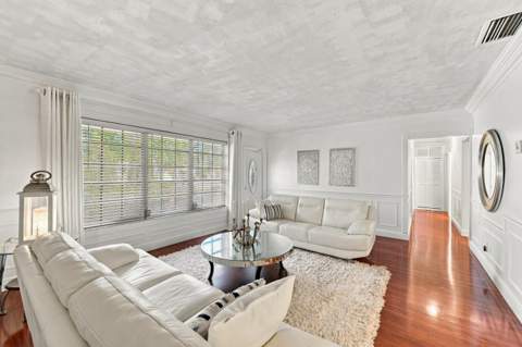8670 NW 19th Street, Pembroke Pines FL - photo 11 of 47