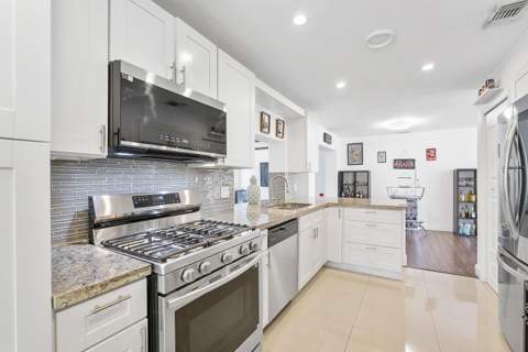 11631 NW 29th Street, Sunrise FL - photo 6 of 24
