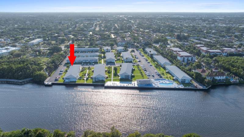 1 bedroom Stock Cooperative at 2570 S Federal Highway #10, Twenty Five Seventy Corp Of Hampshire Gard, Boynton Beach — photo 2