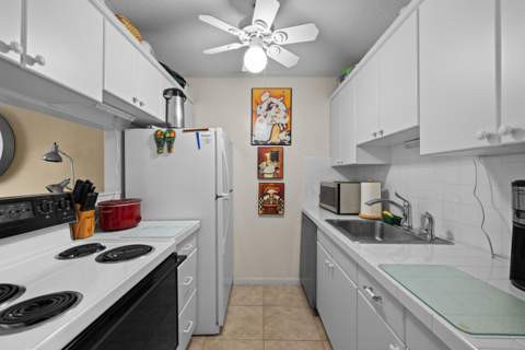 2570 S Federal Highway #10, Boynton Beach FL - photo 9 of 56