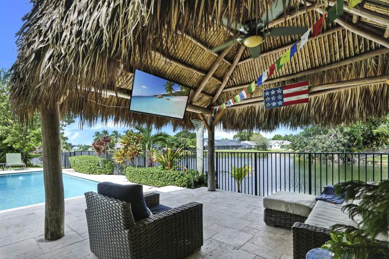 4 bedroom Single Family Residence at 9681 NW 10th Court, Jacaranda Lakes Section Nine, Plantation — photo 3