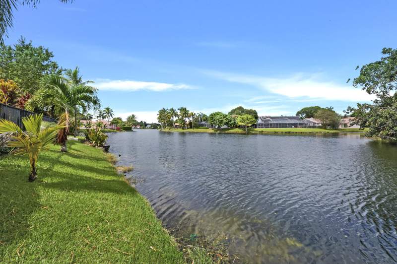 4 bedroom Single Family Residence at 9681 NW 10th Court, Jacaranda Lakes Section Nine, Plantation — photo 2