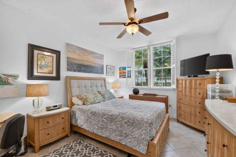 720 S Sapodilla Avenue #101, West Palm Beach FL - photo 17 of 49