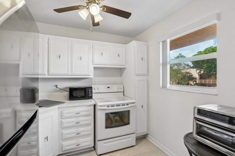 2 bedroom Condominium at 8400 Lagos De Campo Boulevard #303, Rokest Condominium Apartments, Tamarac — photo 4