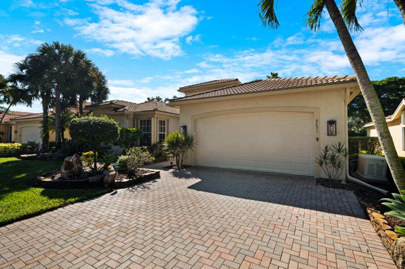 4 bedroom Single Family Residence at 8691 Tierra Lago Cove, Valencia Shores, Lake Worth — photo 3