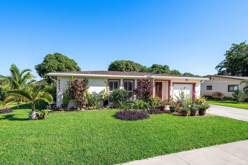 2 bedroom Single Family Residence at 6395 Whispering Wind Way, Coco Wood Lakes Sec 1, Delray Beach — photo 2
