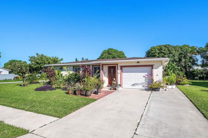 2 bedroom Single Family Residence at 6395 Whispering Wind Way, Coco Wood Lakes Sec 1, Delray Beach — photo 3