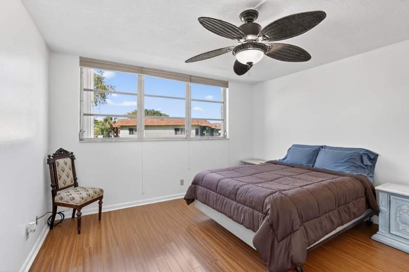 2 bedroom Condominium at 8921 S Hollybrook Boulevard #209, Hollybrook Golf, Pembroke Pines — photo 5