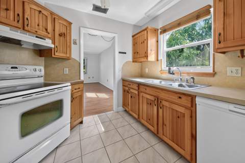 9 Cedar Circle, Boynton Beach FL - photo 12 of 41