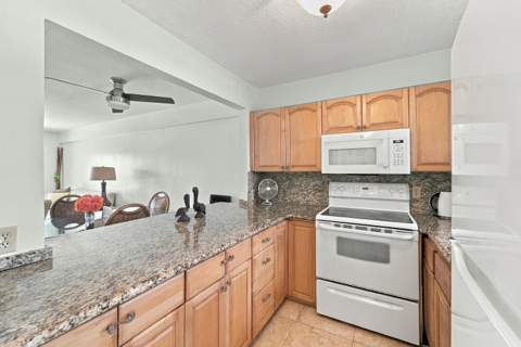 1511 SE 15th Court #306, Deerfield Beach FL - photo 11 of 25