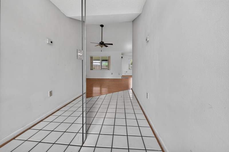 3 bedroom Single Family Residence at 9 Cedar Circle, Meadows 300 1, Boynton Beach — photo 5