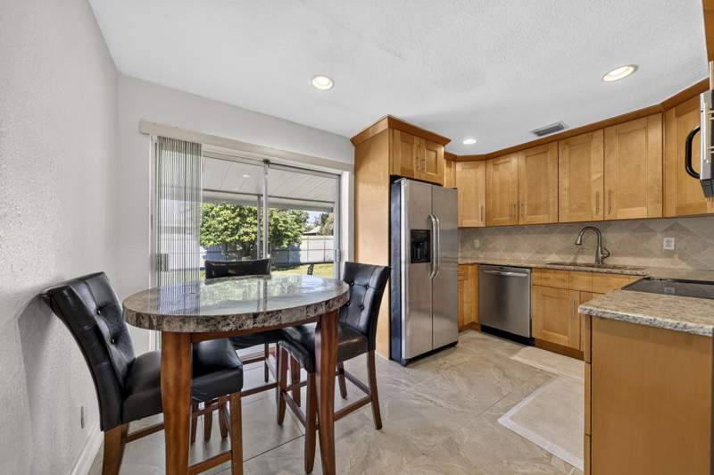 2 bedroom Single Family Residence at 4821 SW 18th Street, Broadview Park, Fort Lauderdale — photo 5