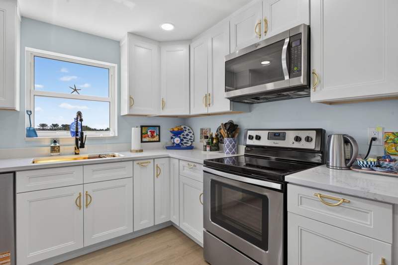 2 bedroom Condominium at 1200 Hibiscus Avenue #407, Aristocrat Ocean, Pompano Beach — photo 2