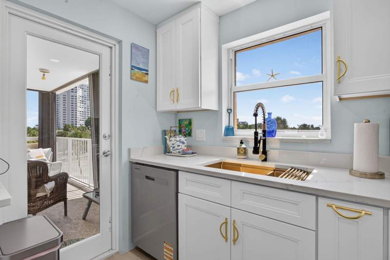 2 bedroom Condominium at 1200 Hibiscus Avenue #407, Aristocrat Ocean, Pompano Beach — photo 4