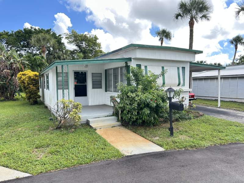 2 bedroom Mobile Home at 522 Hibiscus Drive, Pine Tree Park Co-Op, Deerfield Beach — photo 2