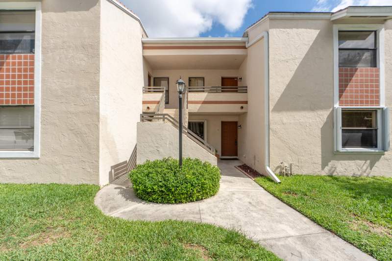 2 bedroom Condominium at 9819 NW 3rd Court #3, Quatraine At Jacaranda Gardens, Plantation — photo 2