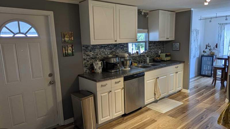 3 bedroom Manufactured Home at 2912 Lakeshore Drive, Ravenswood Estates, Fort Lauderdale — photo 4