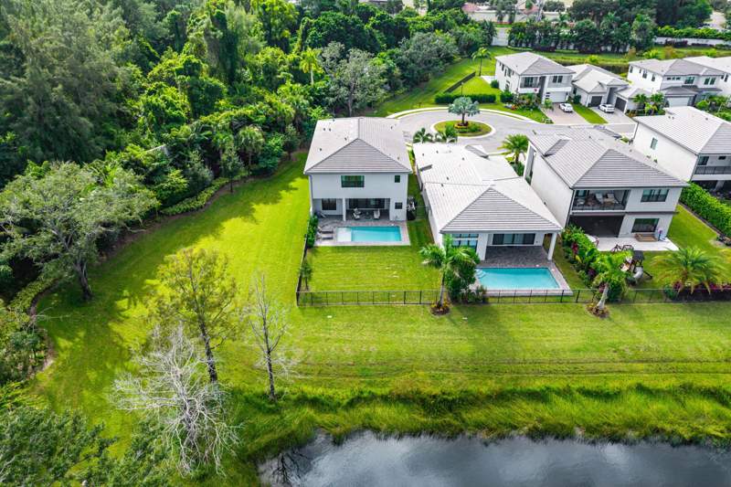 5 bedroom Single Family Residence at 8209 Essex Country Club Drive, Boca Raton Golf Course Pud, Boca Raton — photo 3