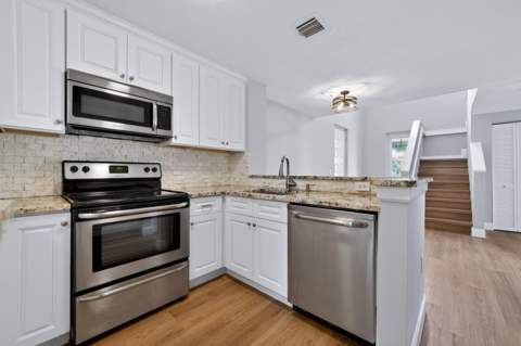 4772 Chancellor Drive #24, Jupiter FL - photo 8 of 42