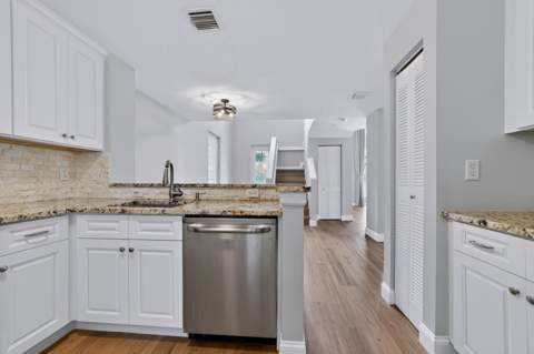 4772 Chancellor Drive #24, Jupiter FL - photo 9 of 42