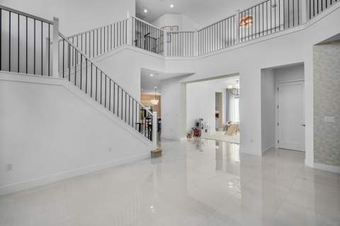 8209 Essex Country Club Drive, Boca Raton FL - photo 8 of 112