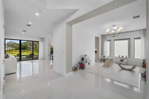 8209 Essex Country Club Drive, Boca Raton FL - photo 10 of 112