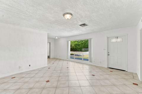 1810 NE 42nd Street, Pompano Beach FL - photo 10 of 40