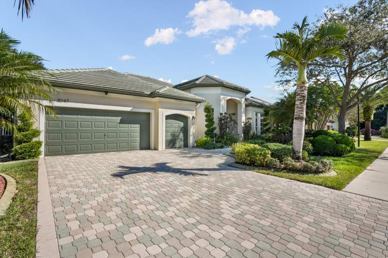 3 bedroom Single Family Residence at 8047 N Savannah Circle, Rolling Hills Golf & Tennis Club, Davie — photo 3