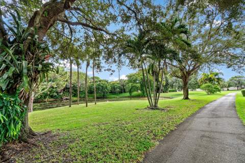5087 Oakhill Lane, Delray Beach FL - photo 24 of 48