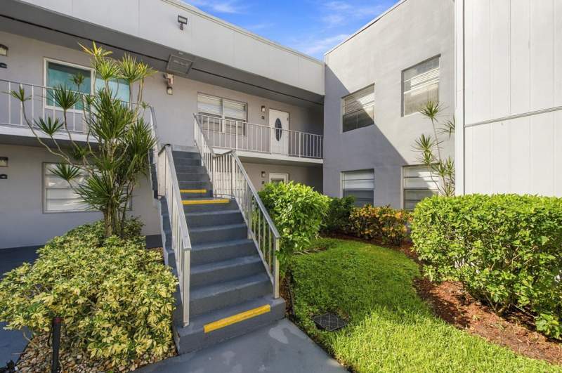 2 bedroom Condominium at 186 Burgundy D, Kings Point Burgundy Condos, Delray Beach — photo 4
