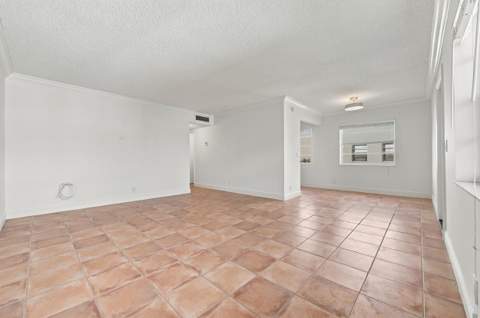 186 Burgundy D, Delray Beach FL - photo 12 of 44