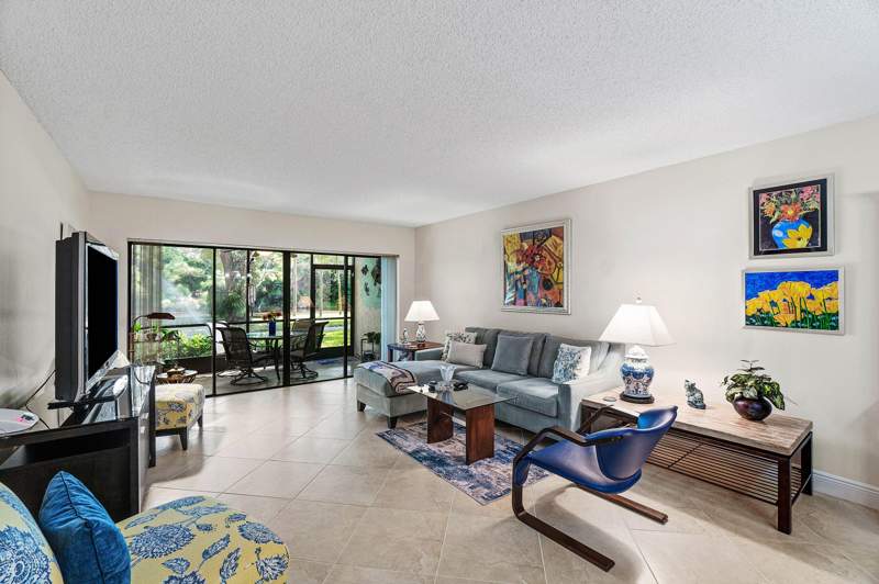 2 bedroom Condominium at 5087 Oakhill Lane, Boca Delray I-Iii Condo S Filed In Or3857P483,4, Delray Beach — photo 4